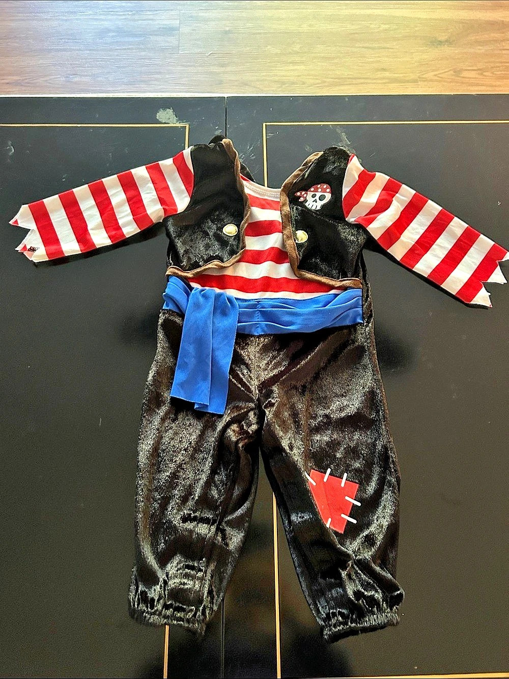 California Costumes Pee Wee Pirate Infant Costume Red & Black 6-12 month old